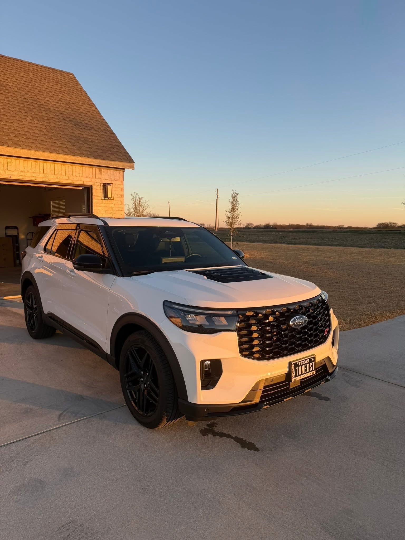i-5Autohaus Explorer Raptor-inspired Hood (20-26)