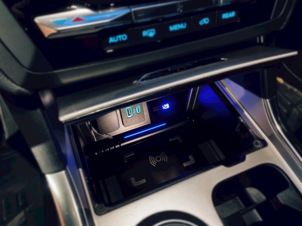 i-5Autohaus Explorer Wireless Fast Charging Pad (20-24)